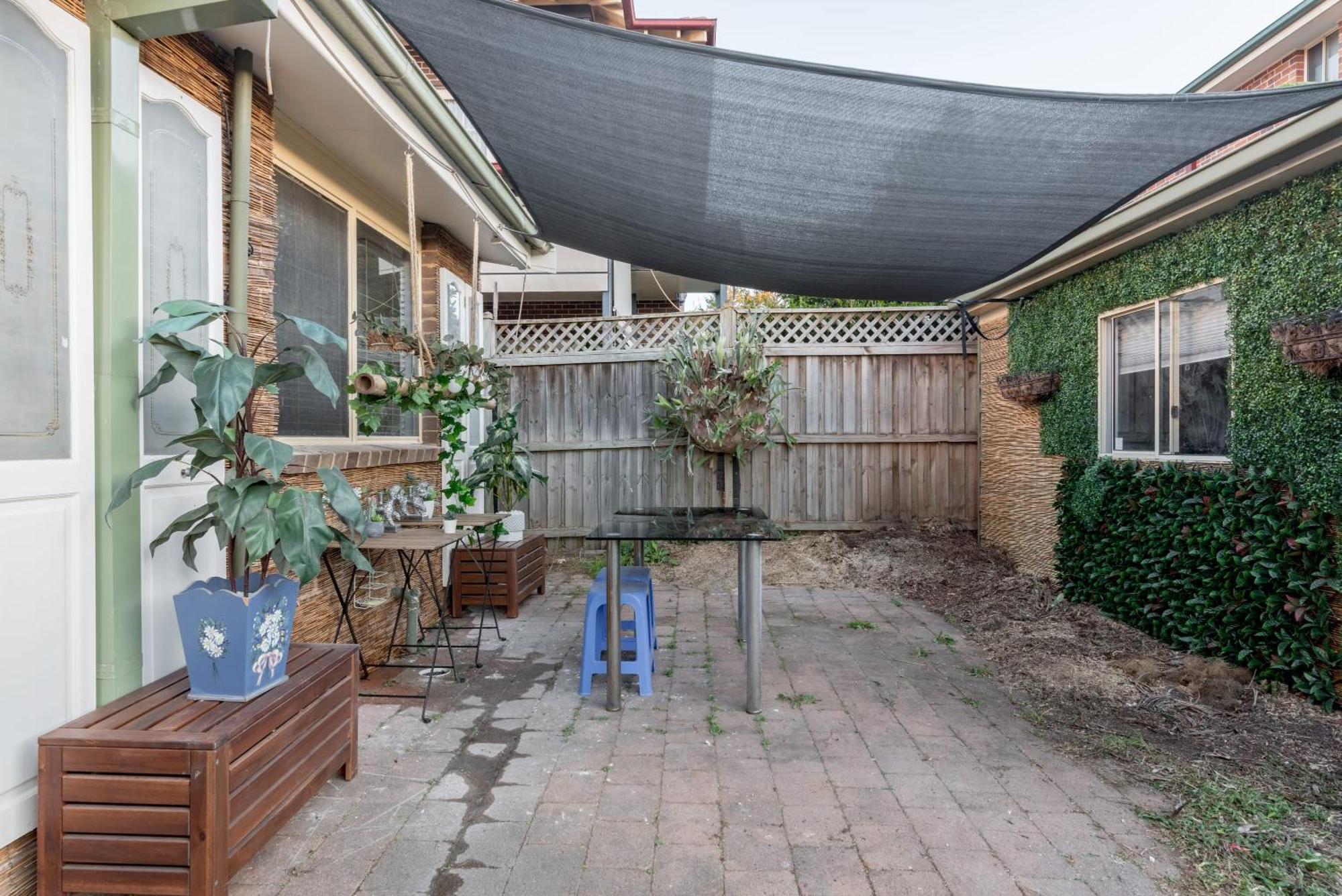 Bright Single - Seconds To Bus Station & Park - Close To Chinatown - Shared Bathroom *
