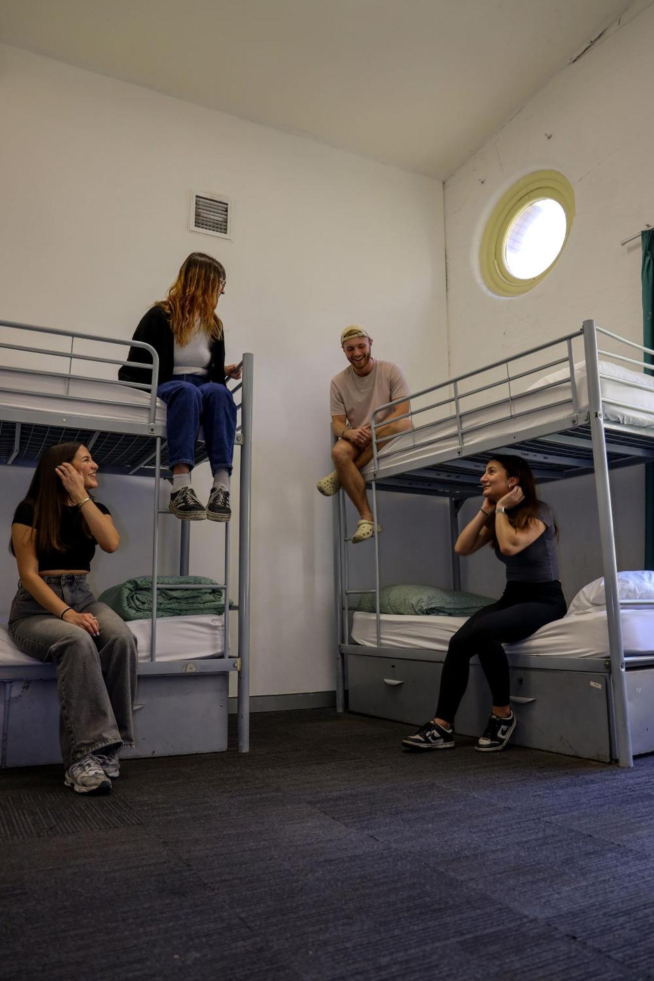 Nomads Hostel *