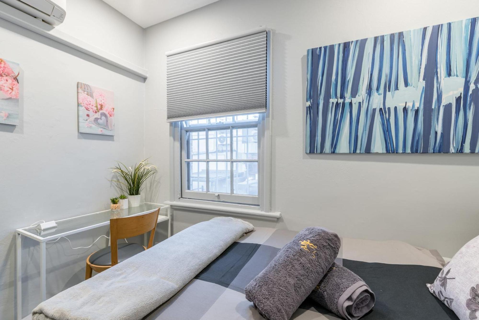 Chic Double - Ac - Next To Station - Nearby Cbd Usyd Uts Viewed Bistros - Shared Bathroom Holiday home *