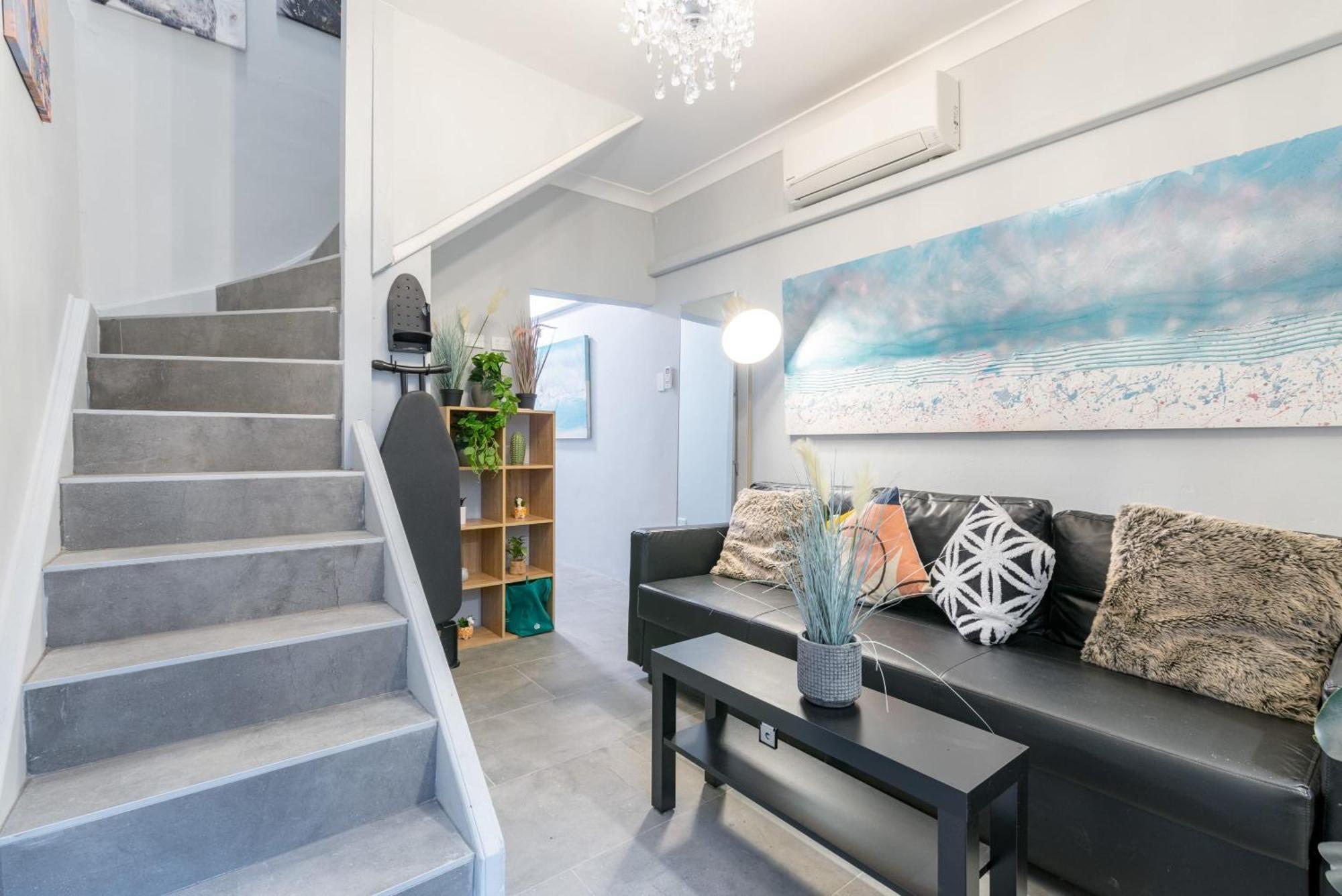 Holiday home Chic Double - Ac - Next To Station - Nearby Cbd Usyd Uts Viewed Bistros - Shared Bathroom *