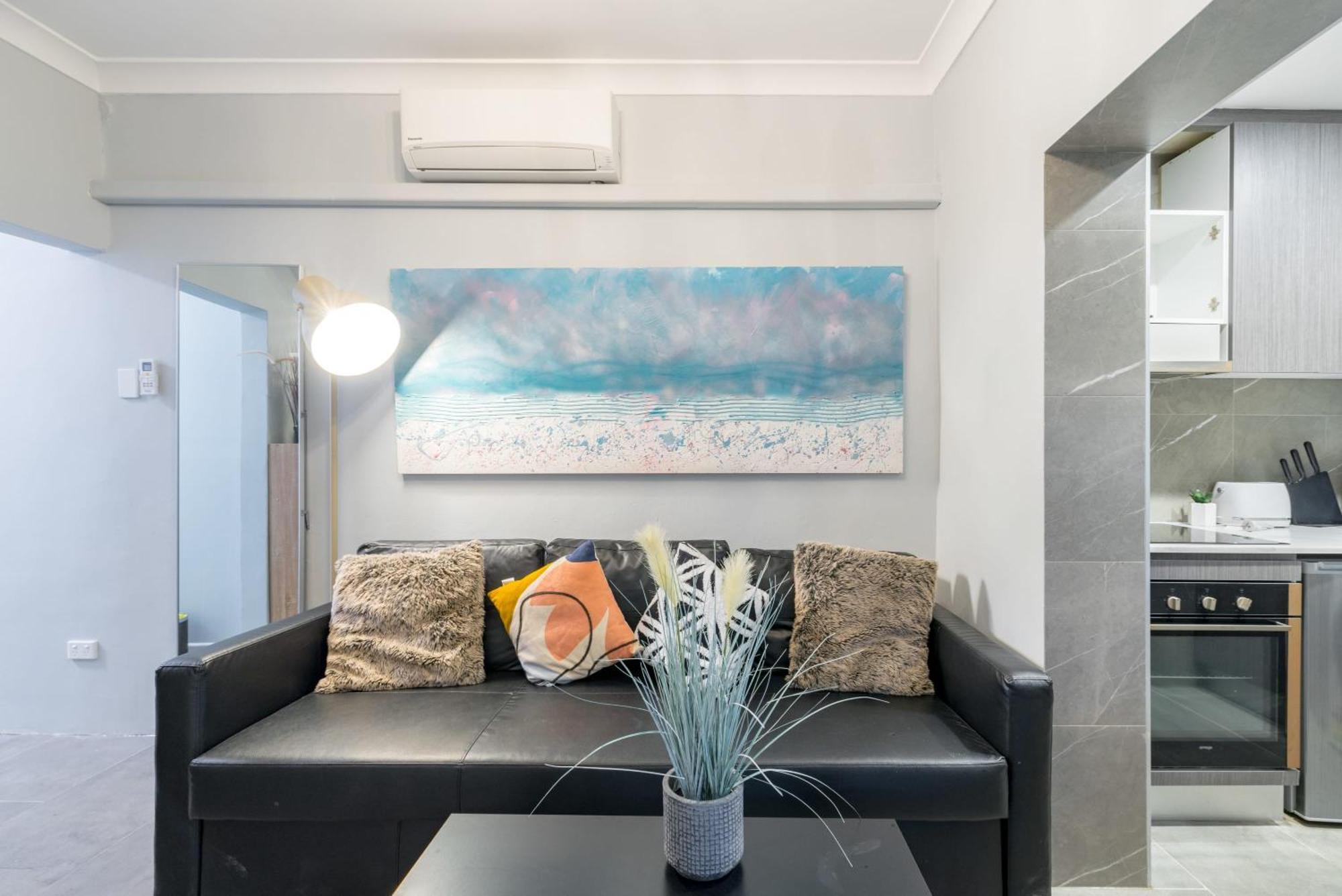 Chic Double - Ac - Next To Station - Nearby Cbd Usyd Uts Viewed Bistros - Shared Bathroom * Sydney