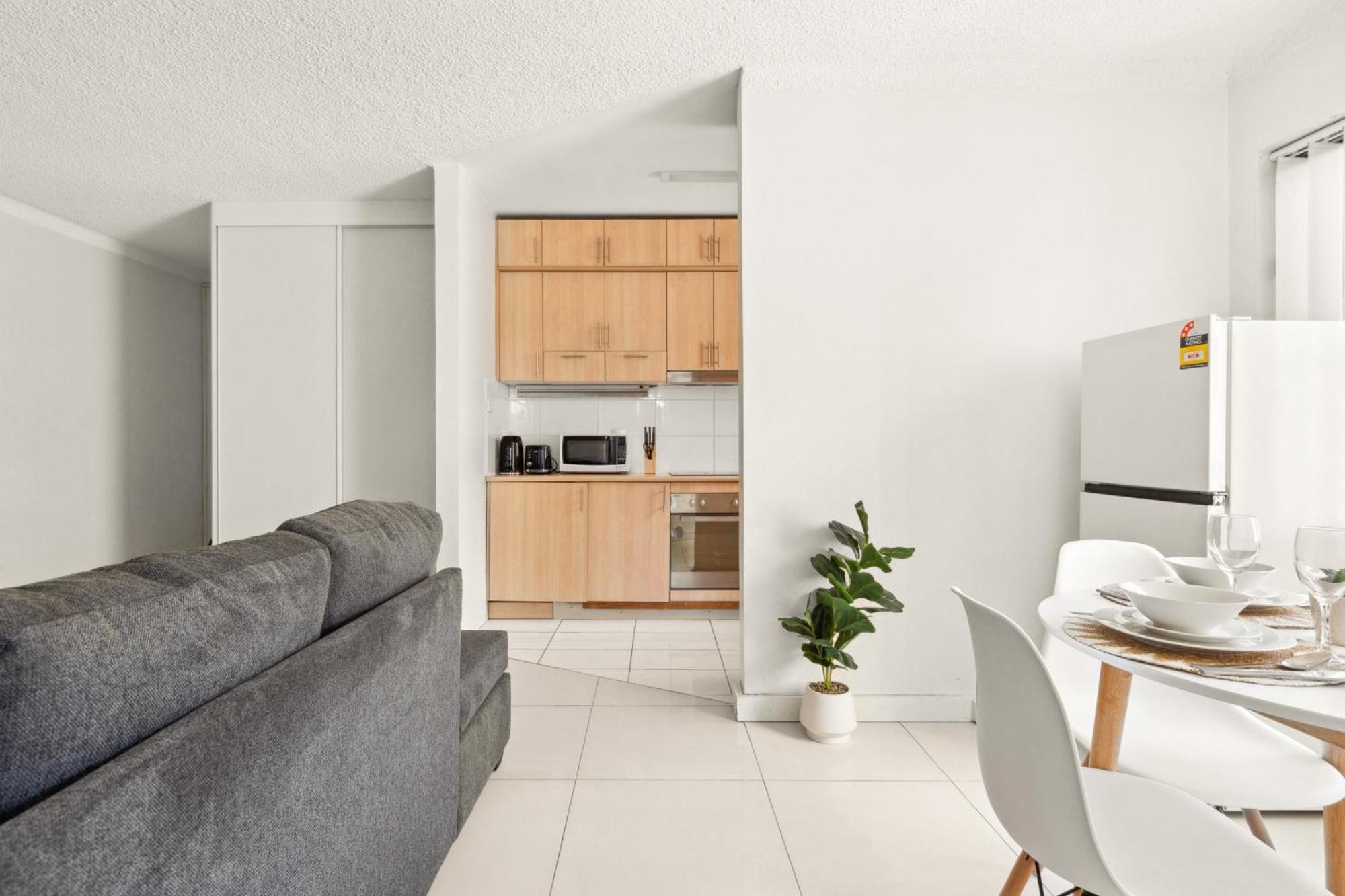 Polished 2-bed Unit In The Heart Of Parramatta Apartment *