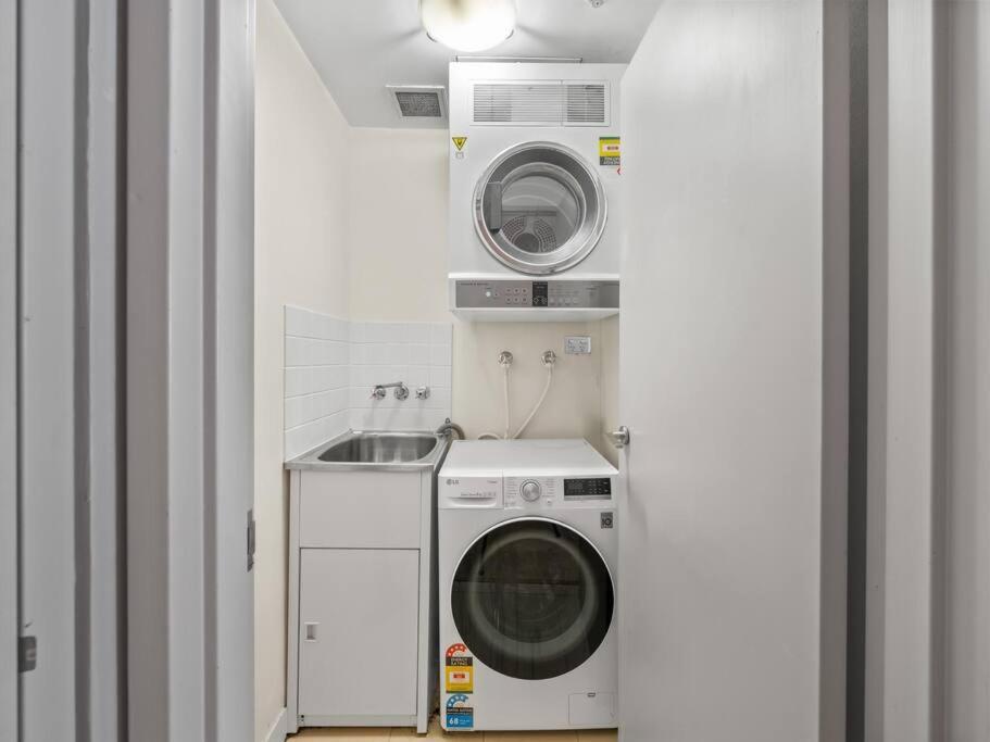 3bd Oasis * Sydney