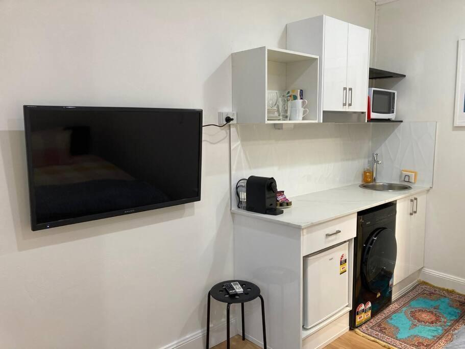 Bright Spacious *