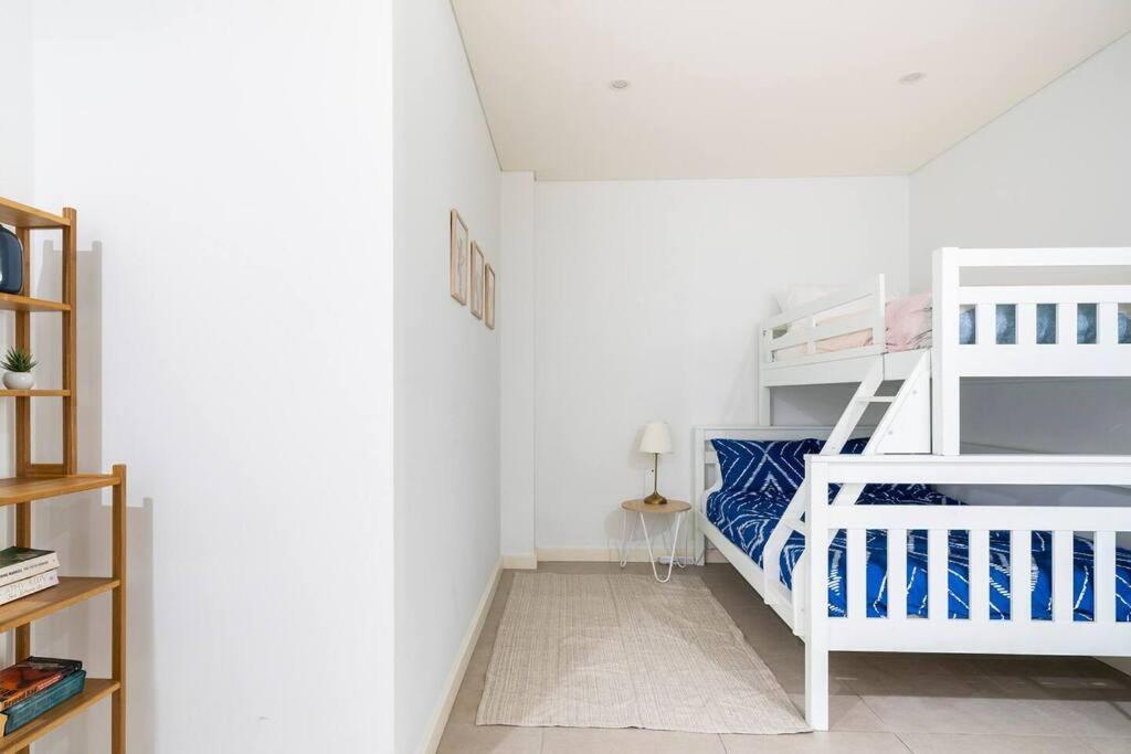 Apartment 10m Lovely 2bedroom Abnb Near Airport & With Free Parking