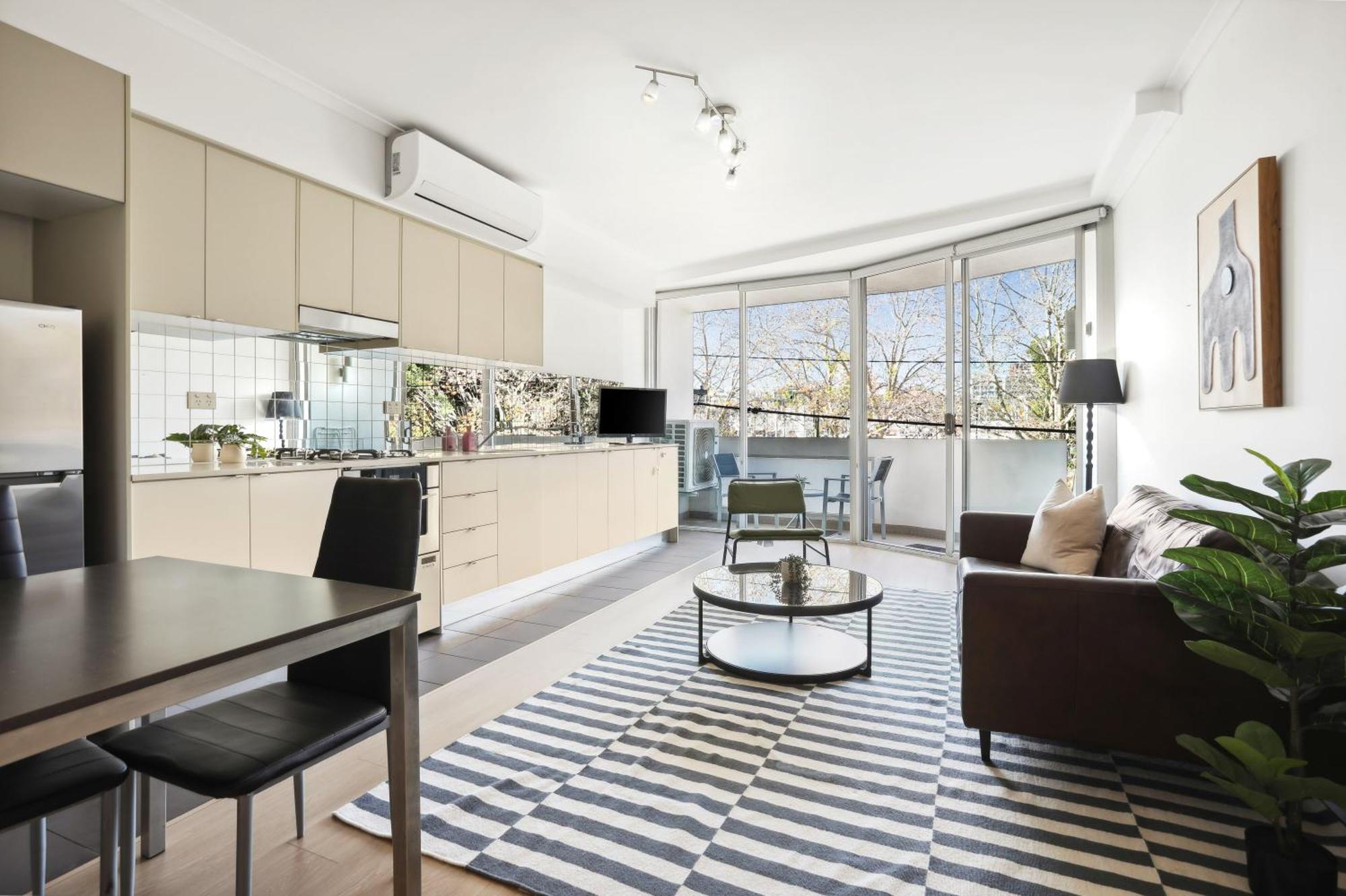 Chippendale 1 Bedroom • Mins To