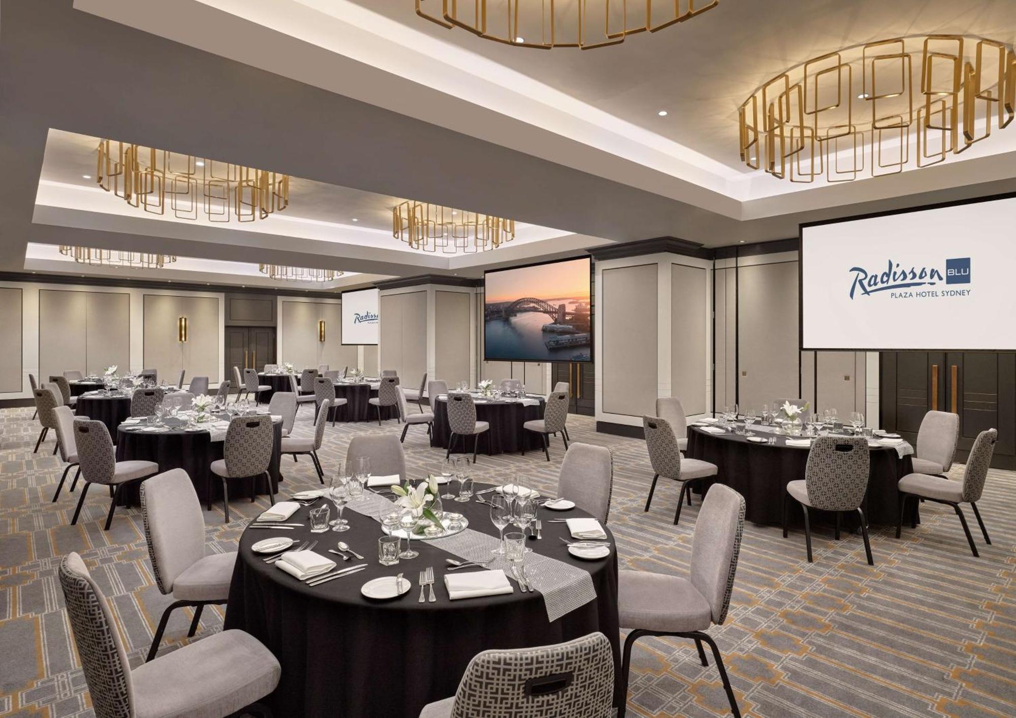 Radisson Blu Plaza Hotel
