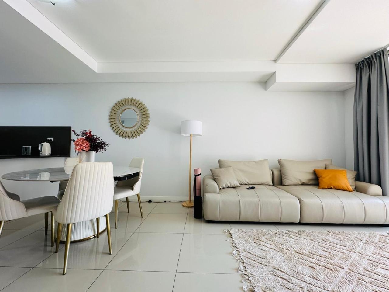 Jc - Free Ac,wifi And Parking,close Shopping And Train Apartment