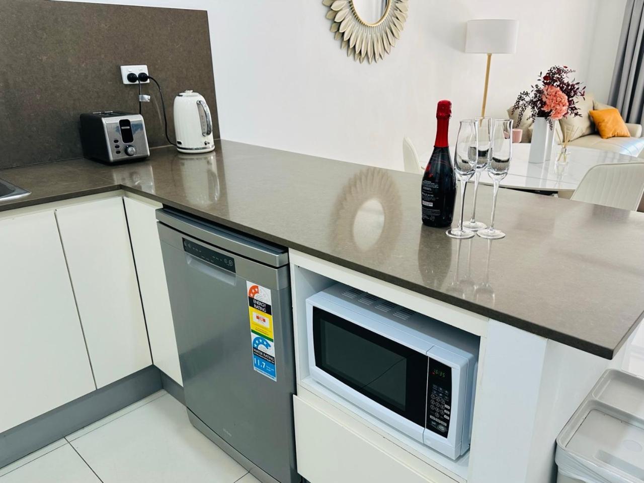 Apartment Jc - Free Ac,wifi And Parking,close Shopping And Train Sydney