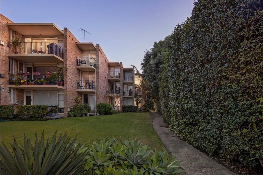 Balmoral Front 2 Bedroom Waterview Mosman Sydney
