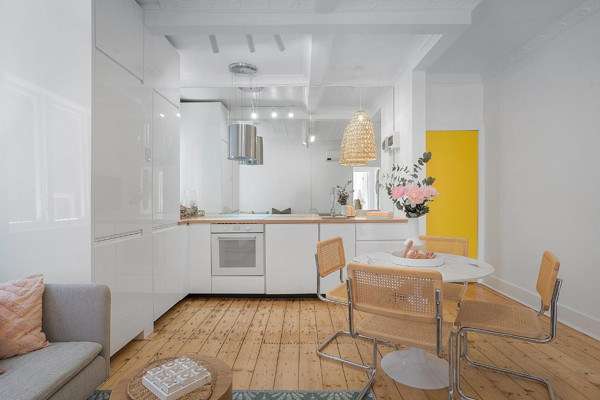 1 And 2 Bed - 500m To - Belle's At Bondi Hotel Sydney