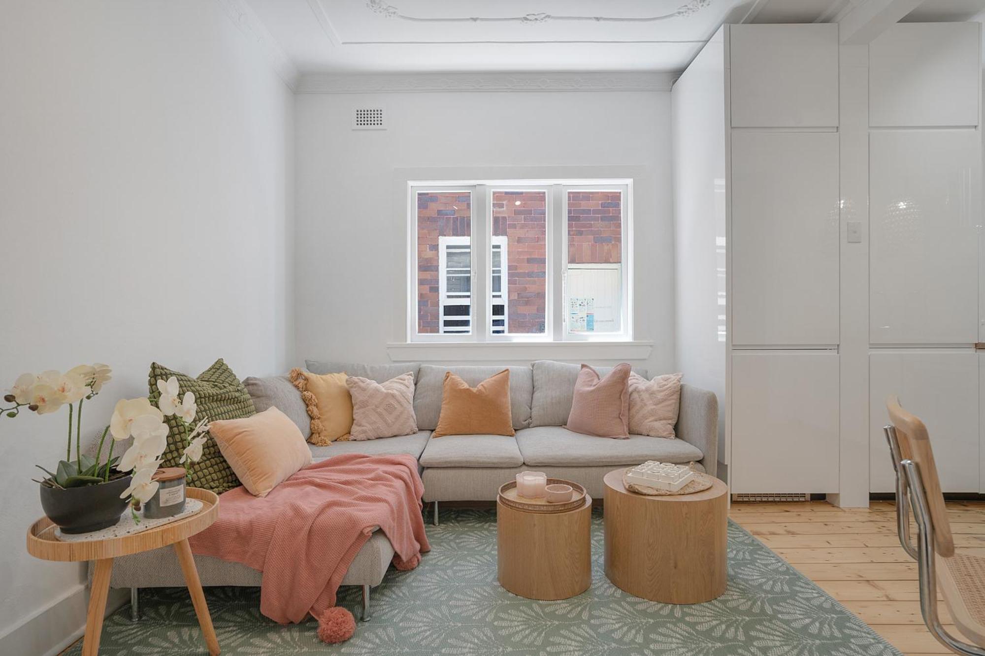 1 And 2 Bed - 500m To - Belle's At Bondi * Sydney