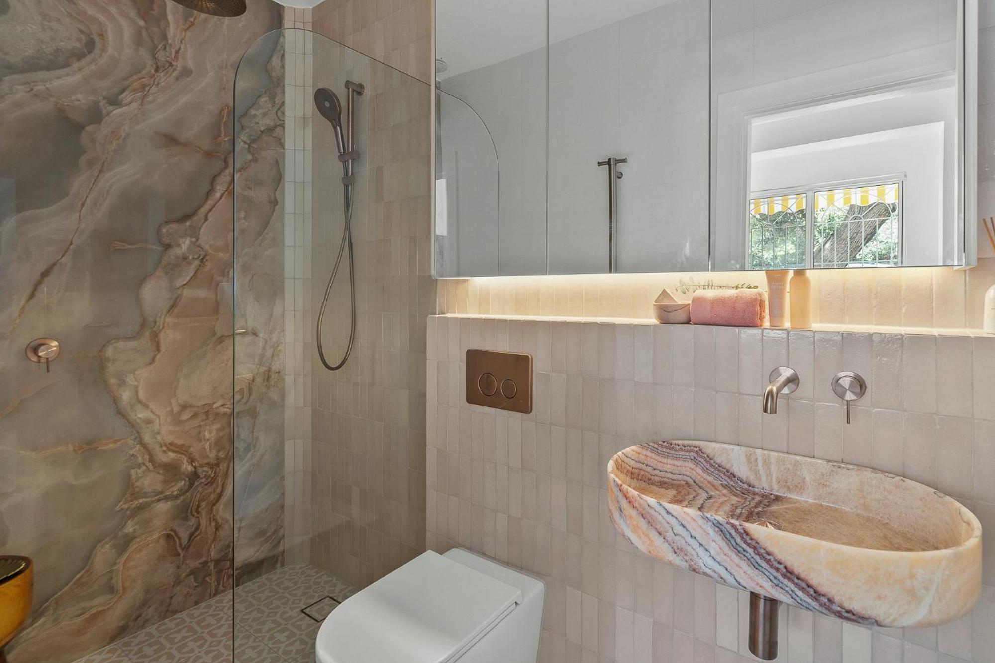 1 And 2 Bed - 500m To - Belle's At Bondi Sydney