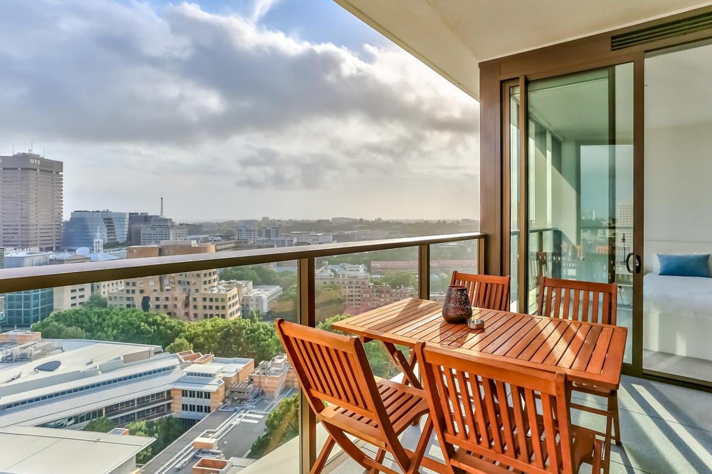 Cozy 2 Bedroom Darling Square With Balcony *