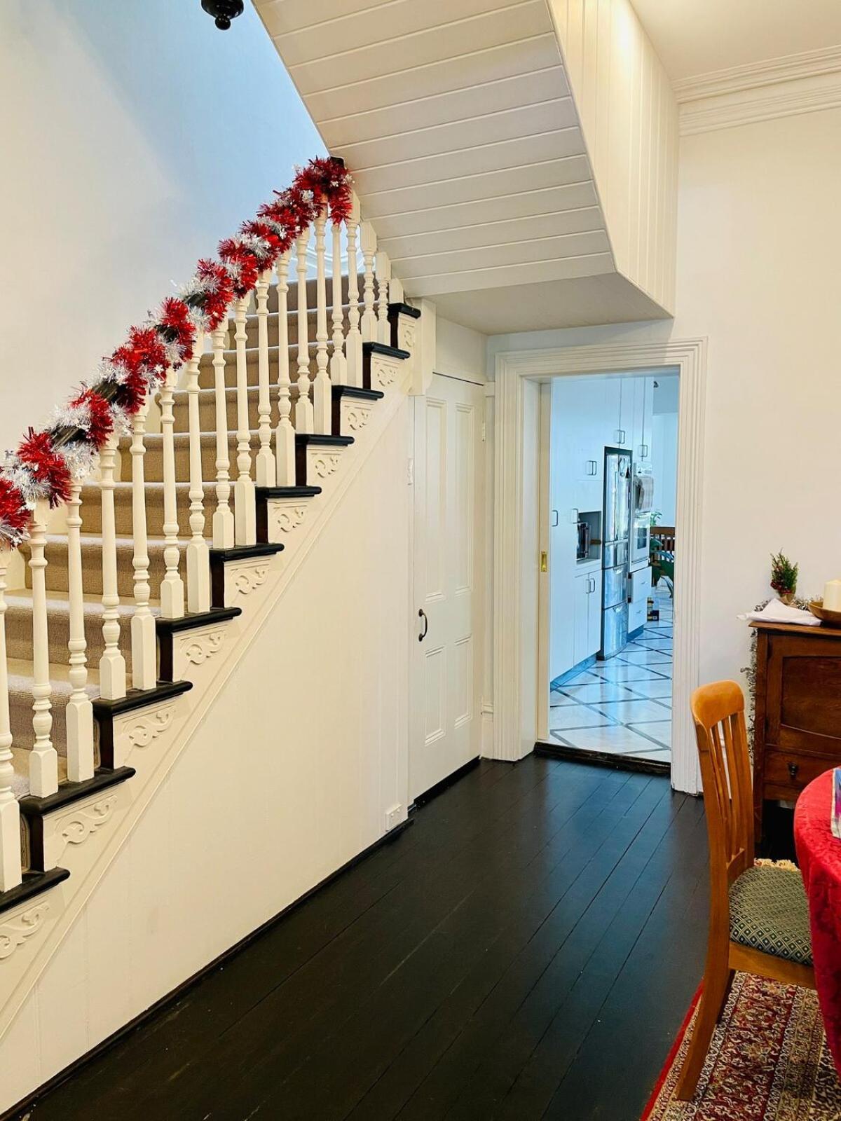 Updated Newtown Terrace * Sydney