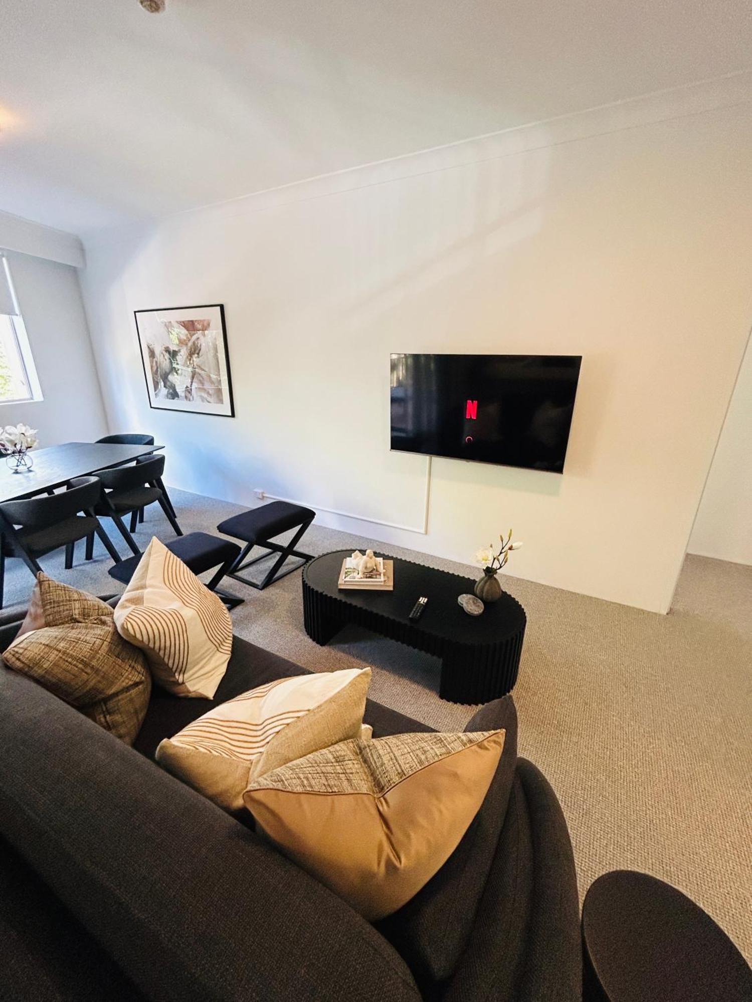 Kozyguru Camperdown Cozy 2-bed And Parking Apartment *
