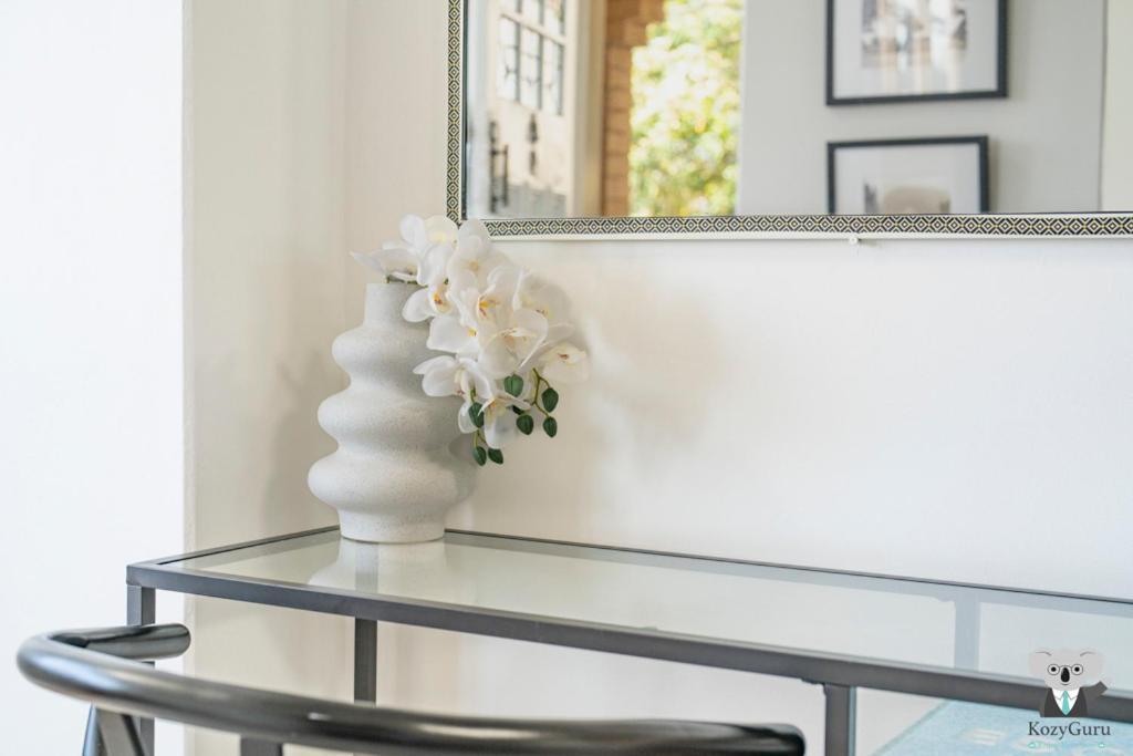 Apartment Kozyguru Kirribilli Opera House View 2 Bed Sydney