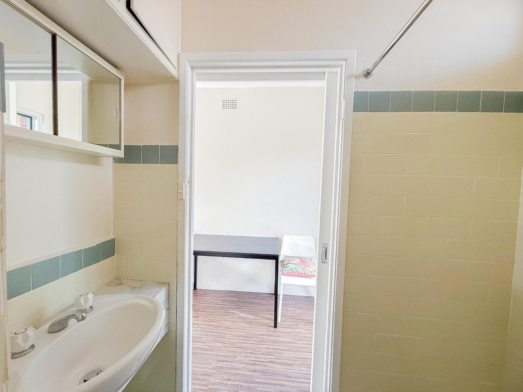 Burwood Cozy Apartment
