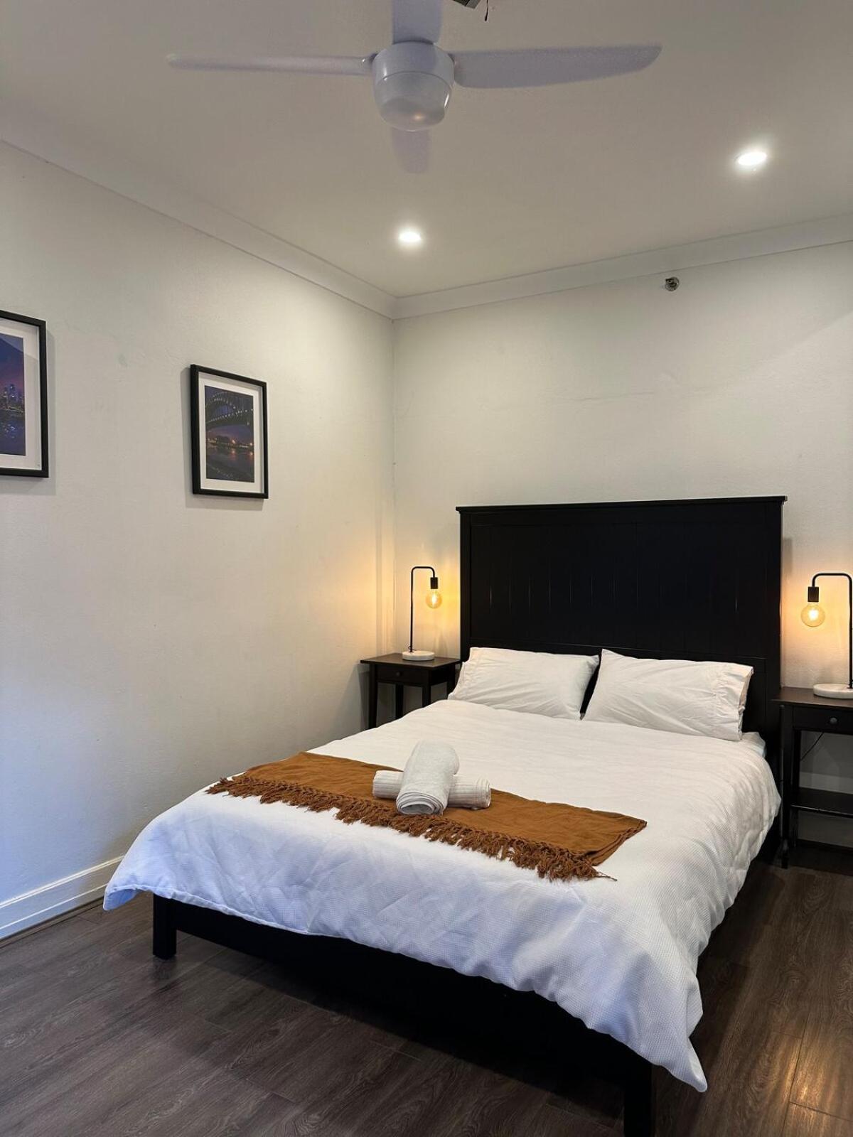 Peaceful Unit Facing Opera House Apartment *