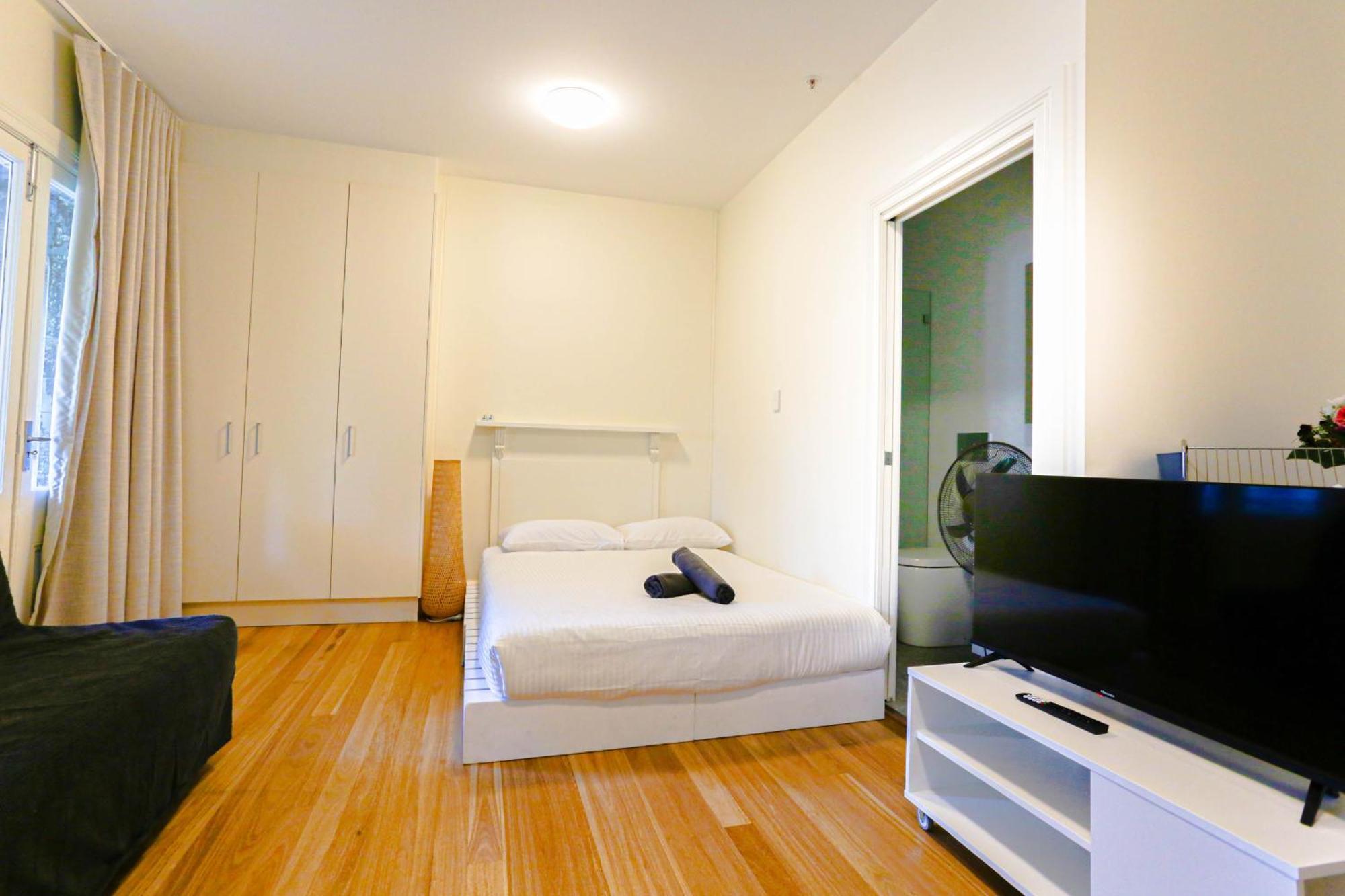 Elegant With Balcony Surry Hills 3 Sydney