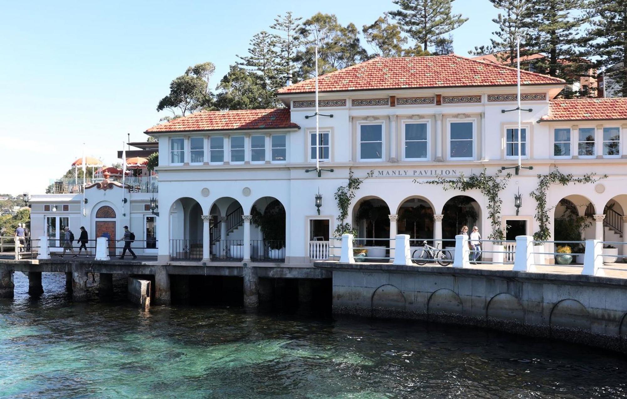 Renovated Harbourfront With Harbour Views