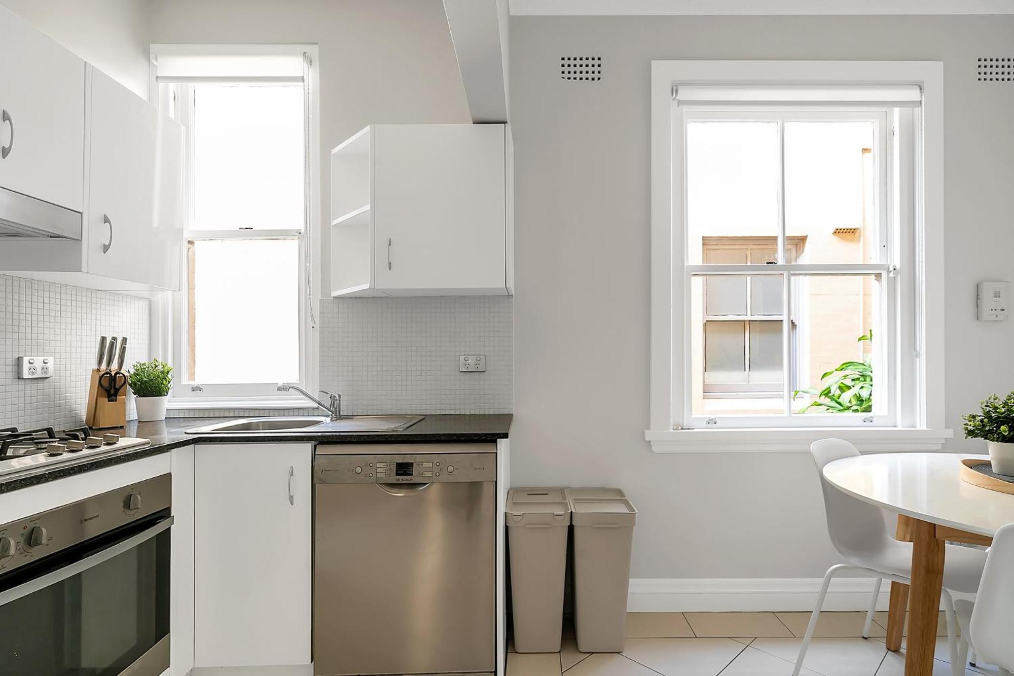 Renovated Harbourfront With Harbour Views Apartment *