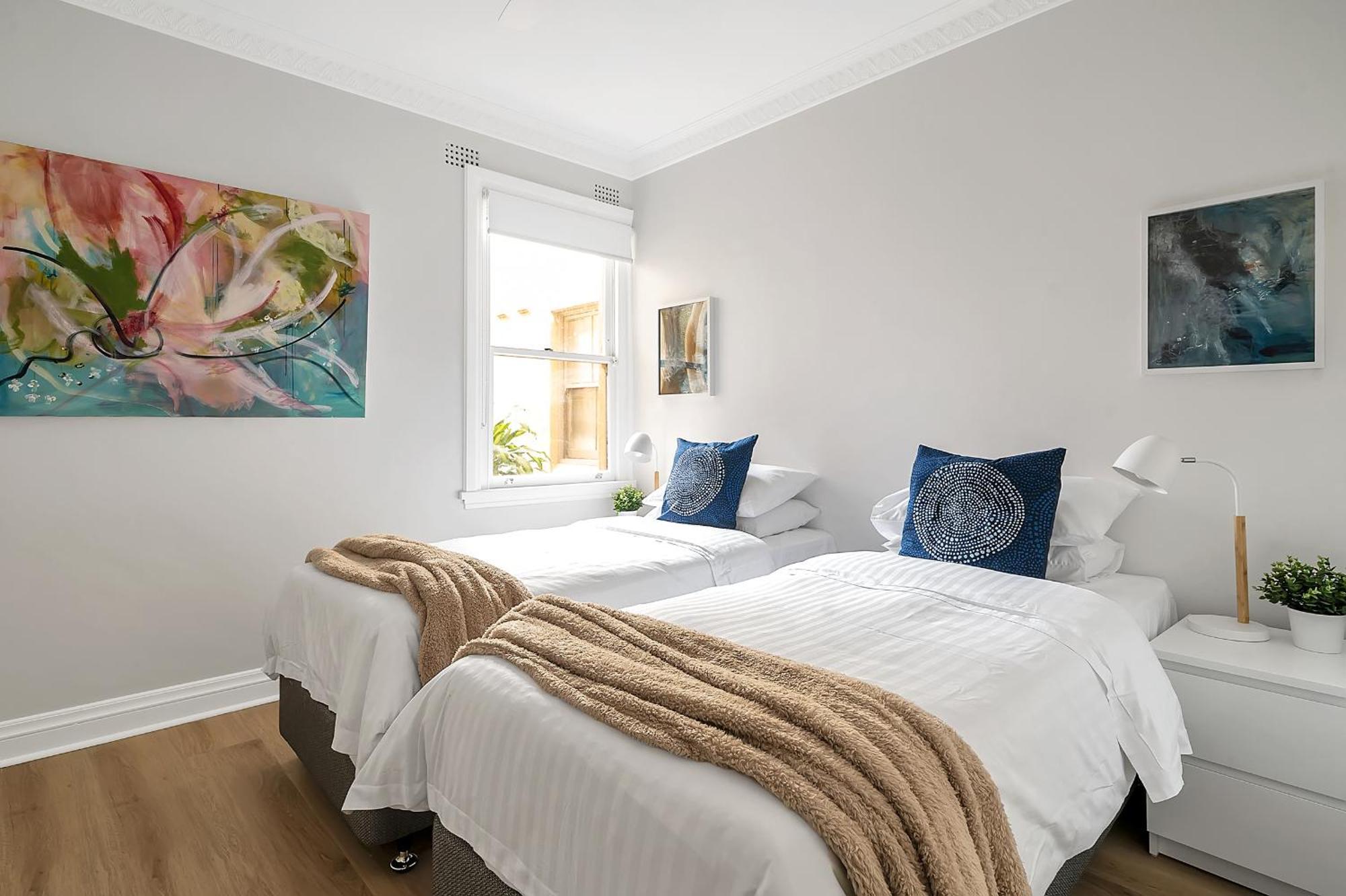 Renovated Harbourfront With Harbour Views Apartment