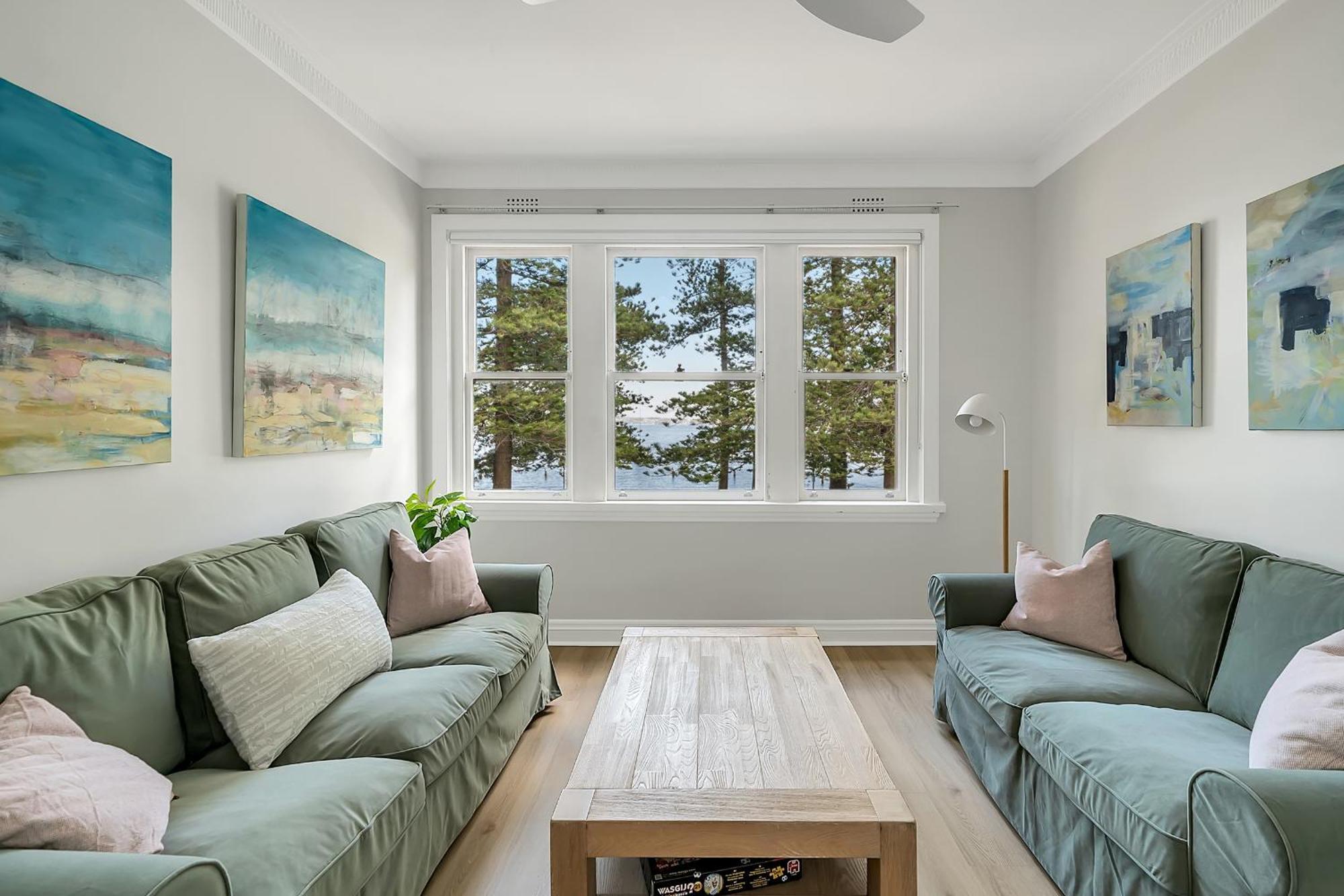 Renovated Harbourfront With Harbour Views Sydney