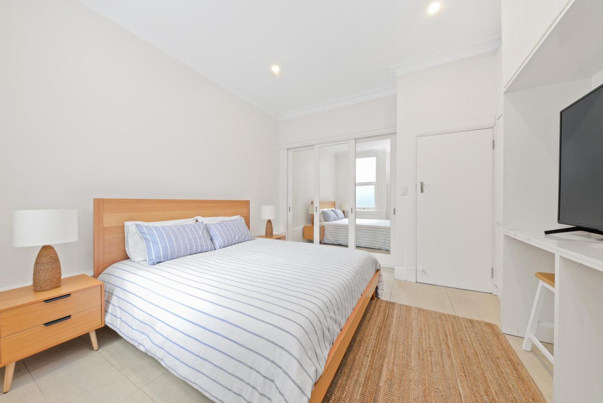 Beachfront Haven Directly Opposite Bondi Apartment Sydney