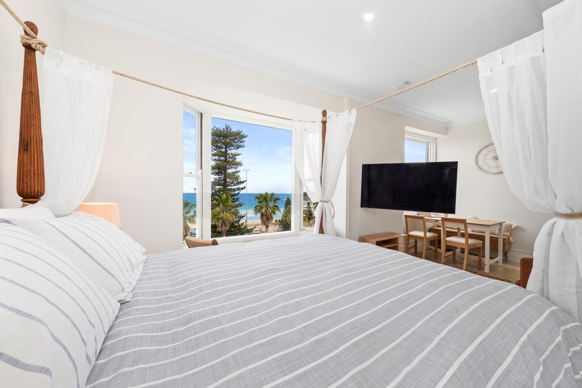 Beachfront Haven Directly Opposite Bondi *