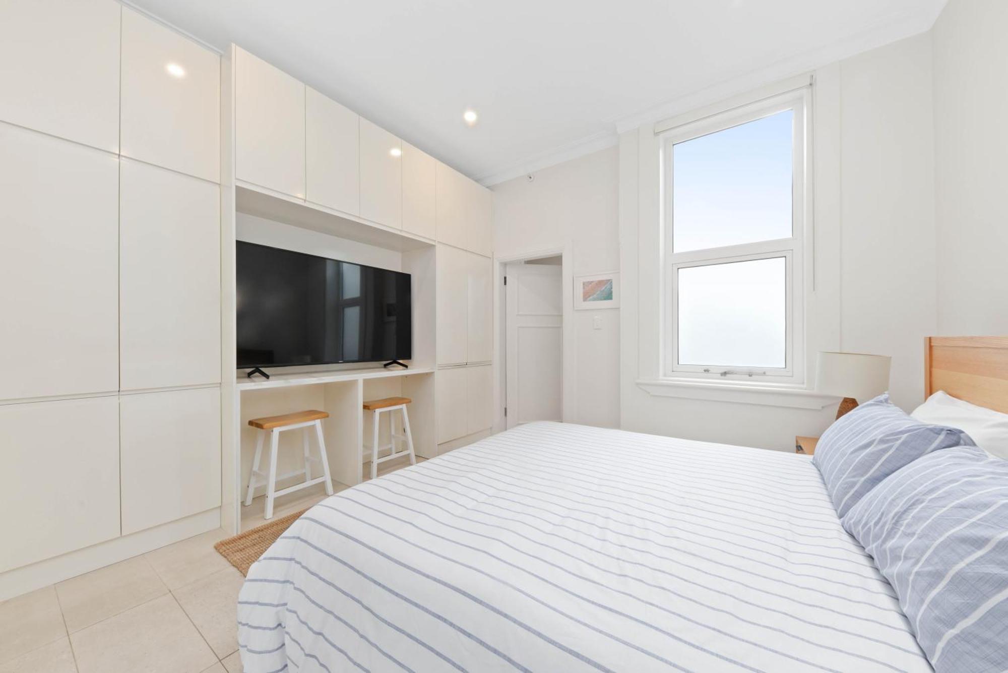 Beachfront Haven Directly Opposite Bondi Apartment Sydney