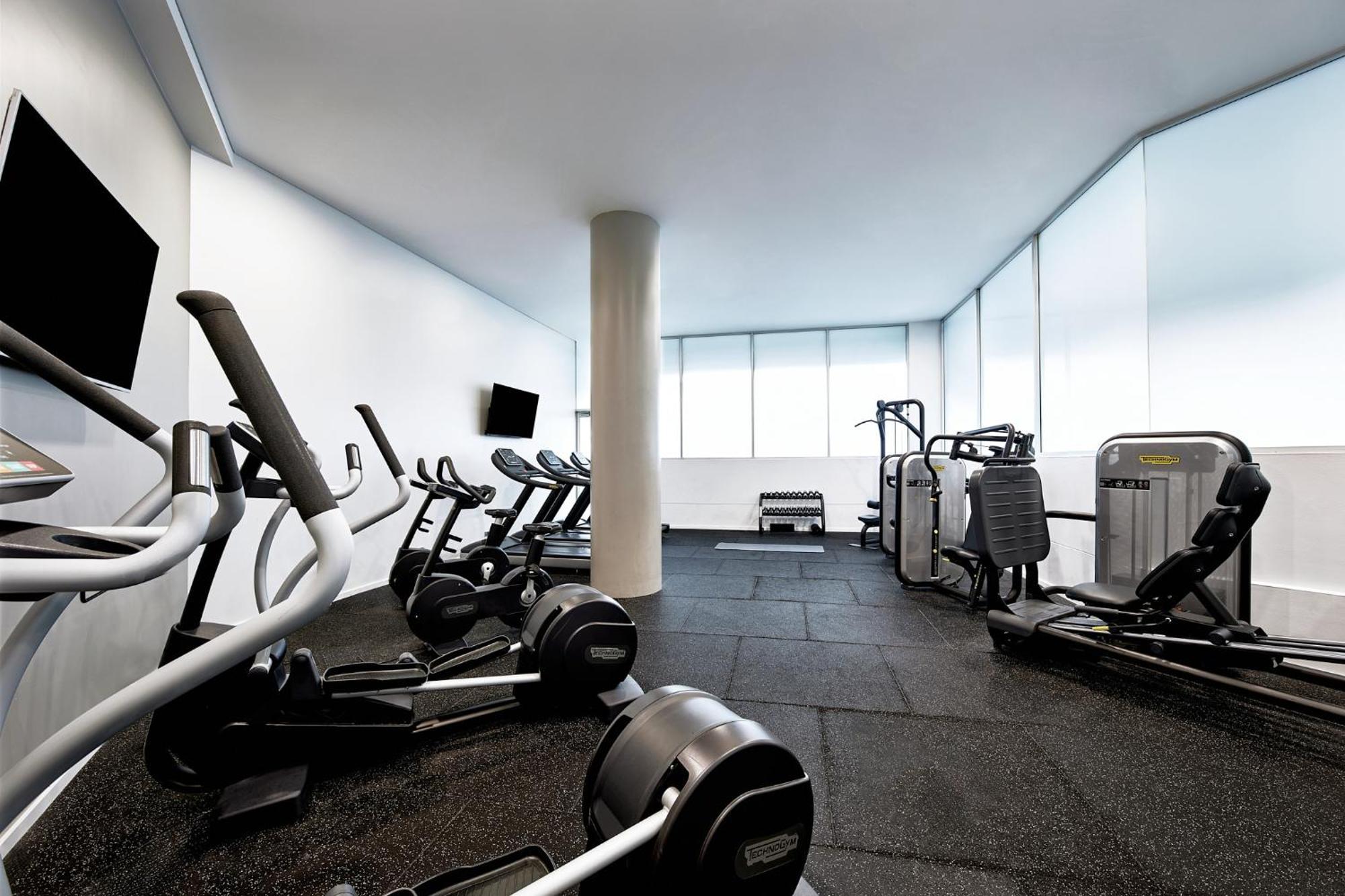 Hotel Meriton Bondi Junction 5*