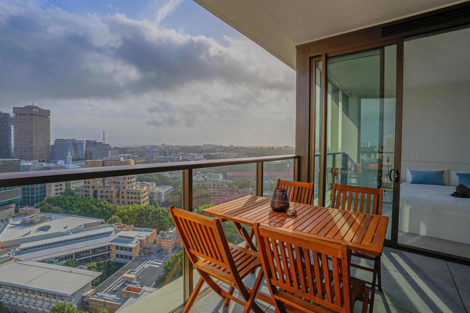 Apartment Cozy 2 Bedroom Darling Square With Balcony
