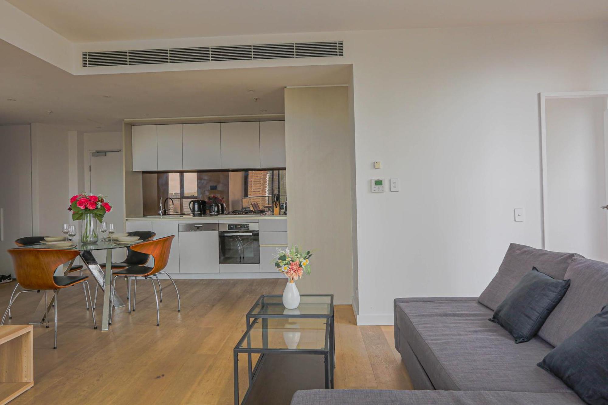 Cozy 2 Bedroom Darling Square With Balcony *
