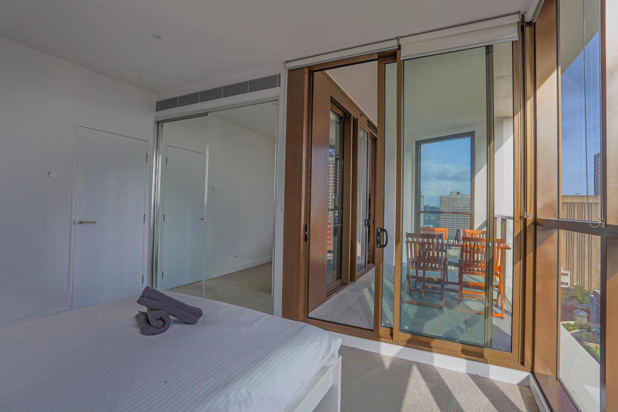 Cozy 2 Bedroom Darling Square With Balcony Apartment *