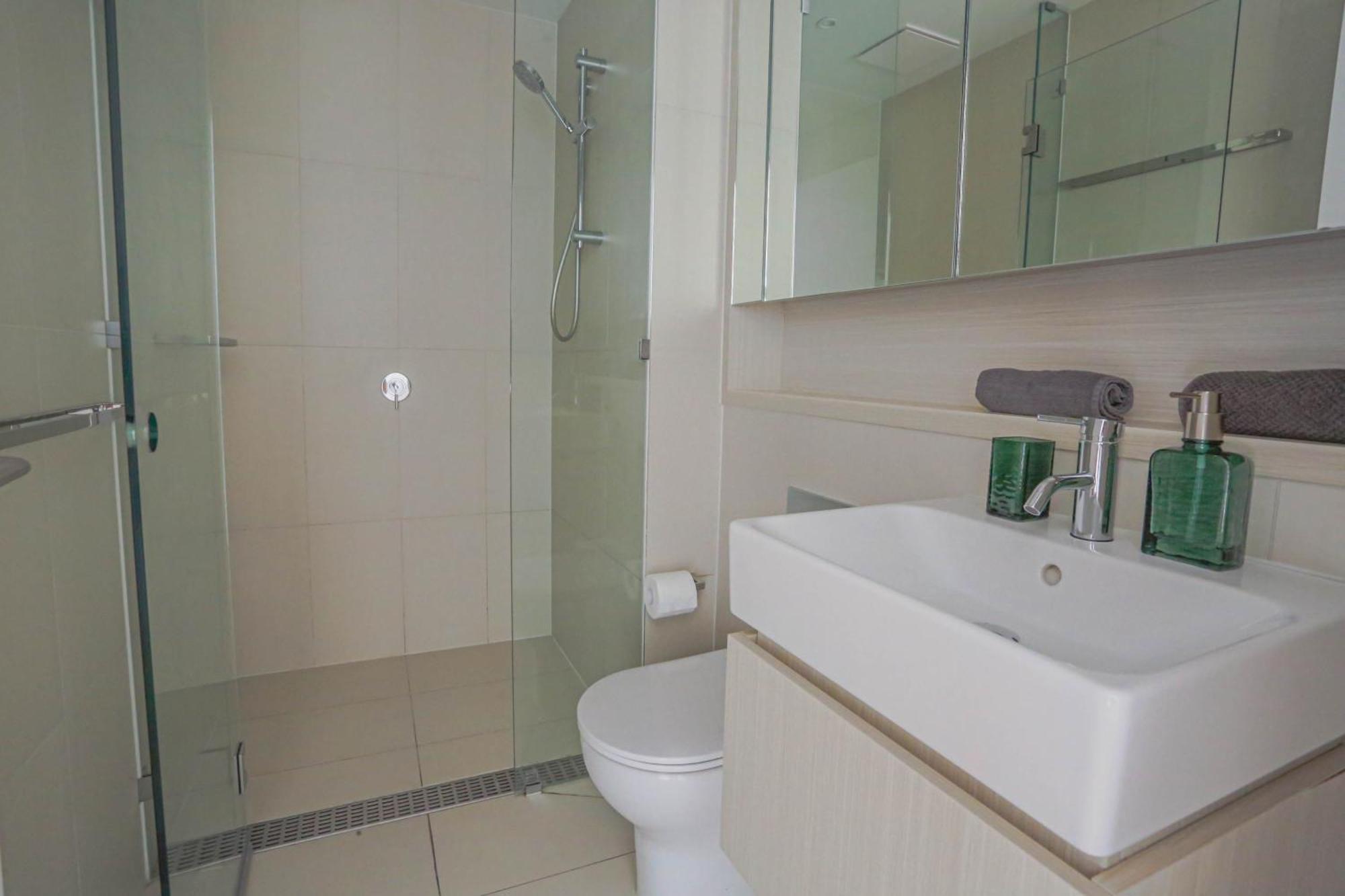 Cozy 2 Bedroom Darling Square With Balcony
