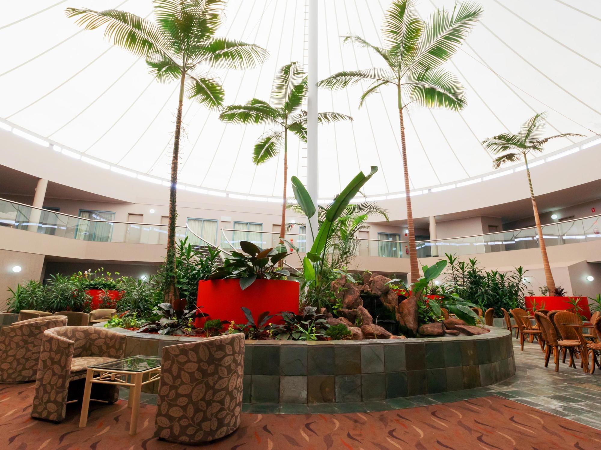 Breakfree Bankstown International Aparthotel 4*