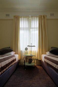 Neutral Bay Hotel