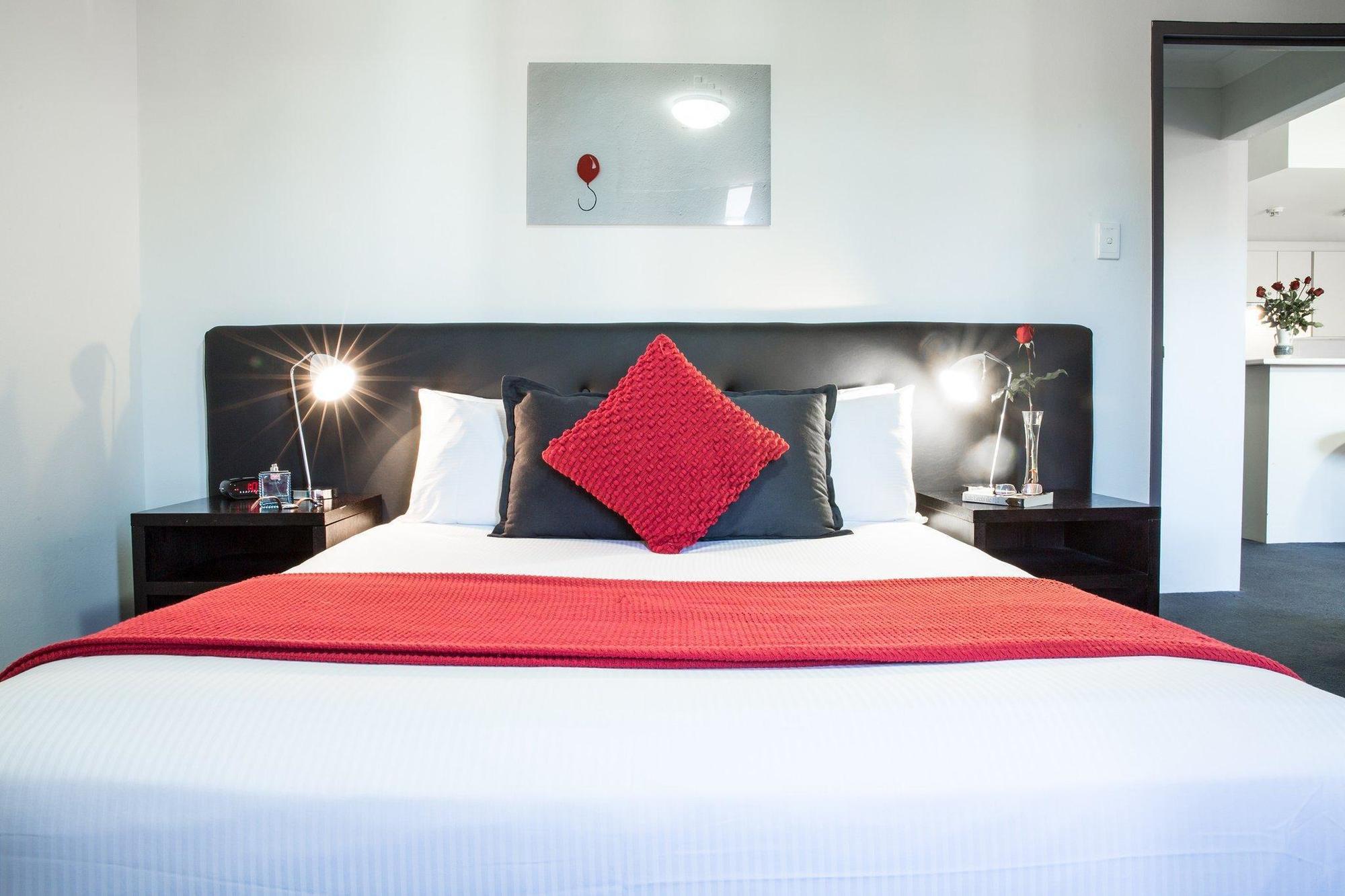 Western Camperdown 4*