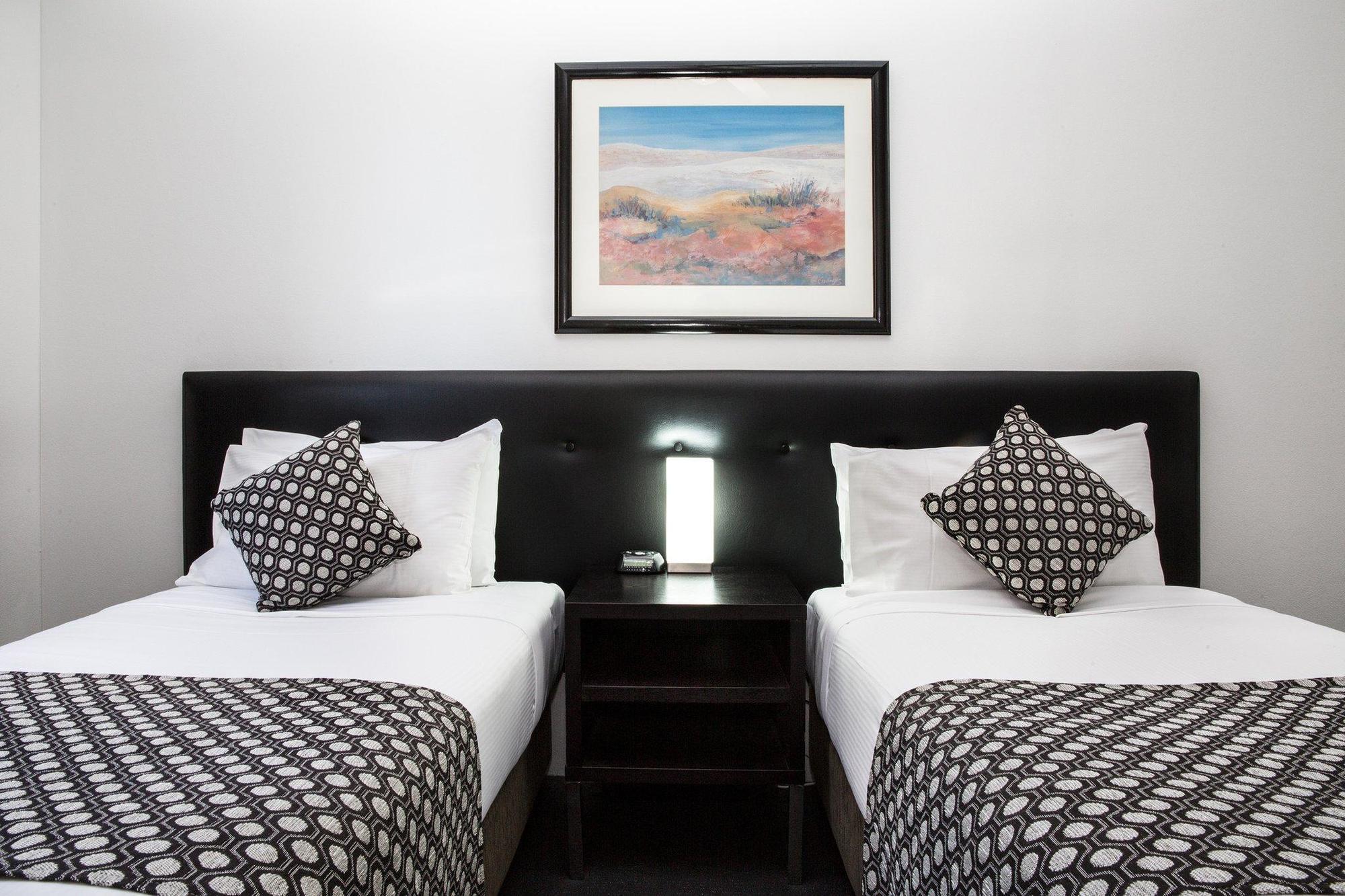 Hotel Western Camperdown 4*