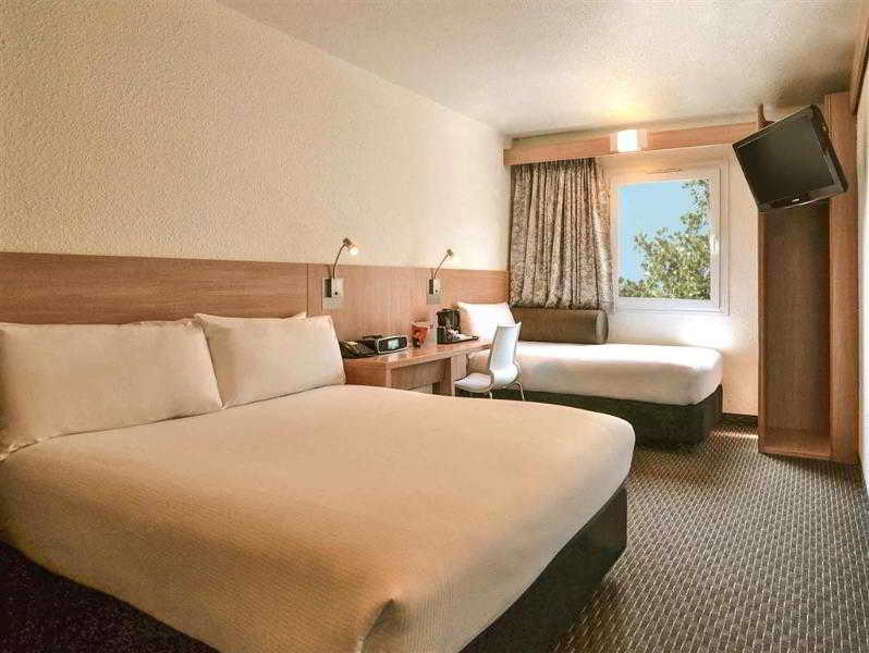 Ibis Airport Hotel 3*