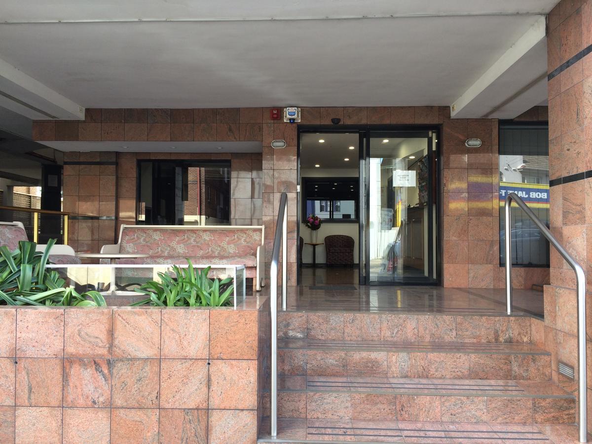 Edgecliff