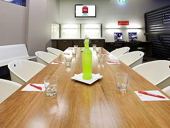 Ibis Barangaroo