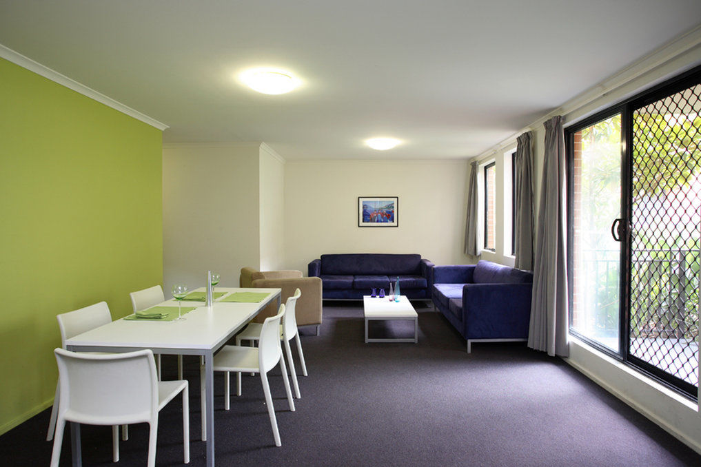 Village Hostel *