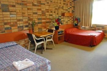 Palms Motel 3*