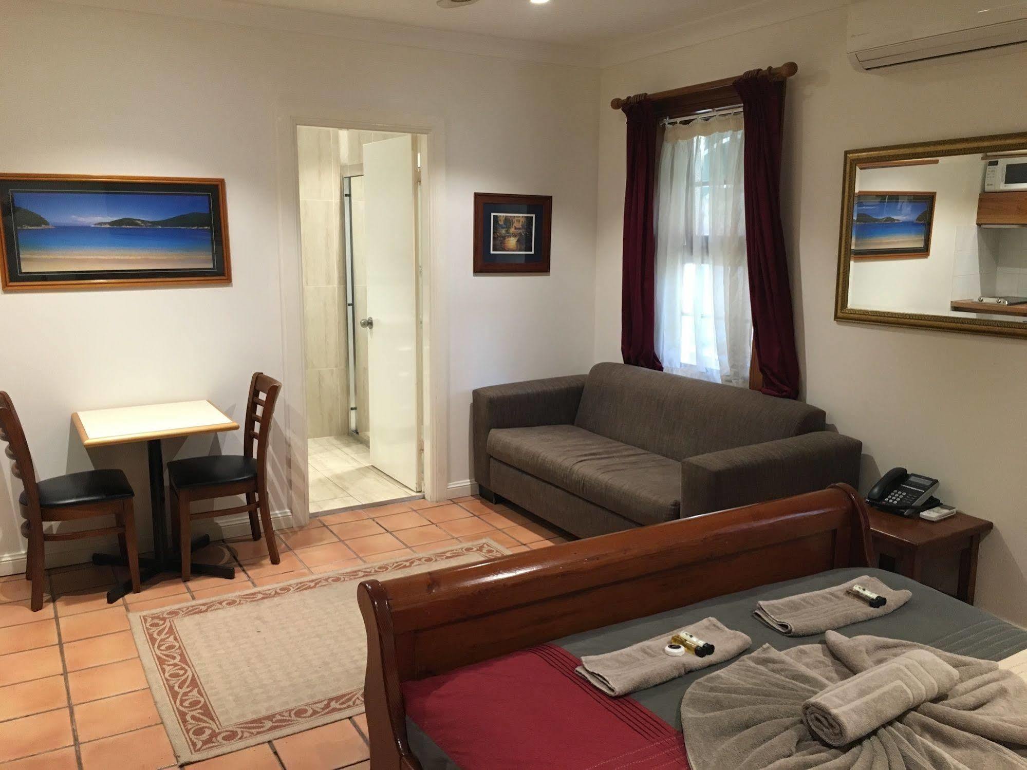 Manly Boutique Hotel 3*