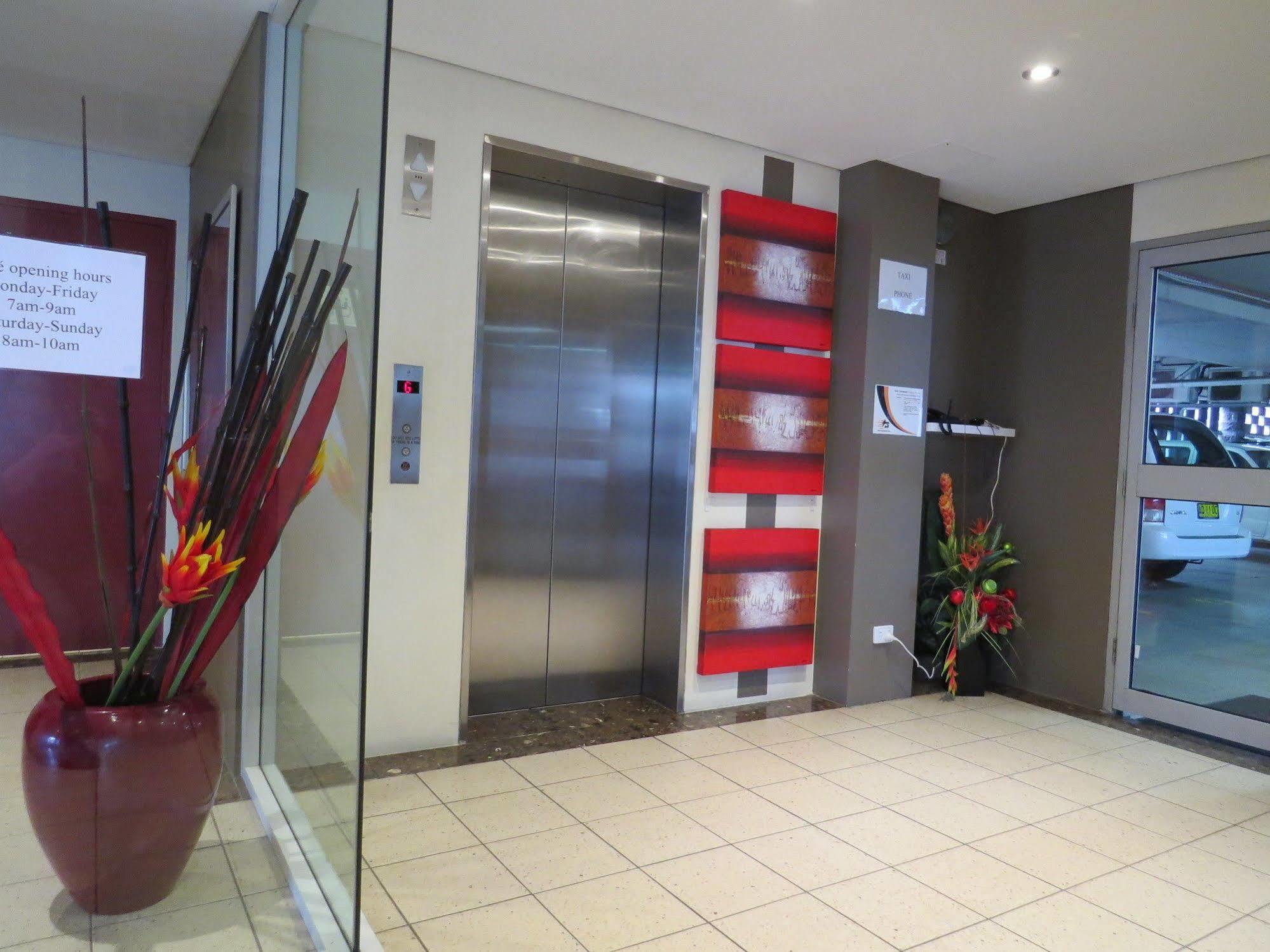 Nesuto Chippendale Aparthotel 4*