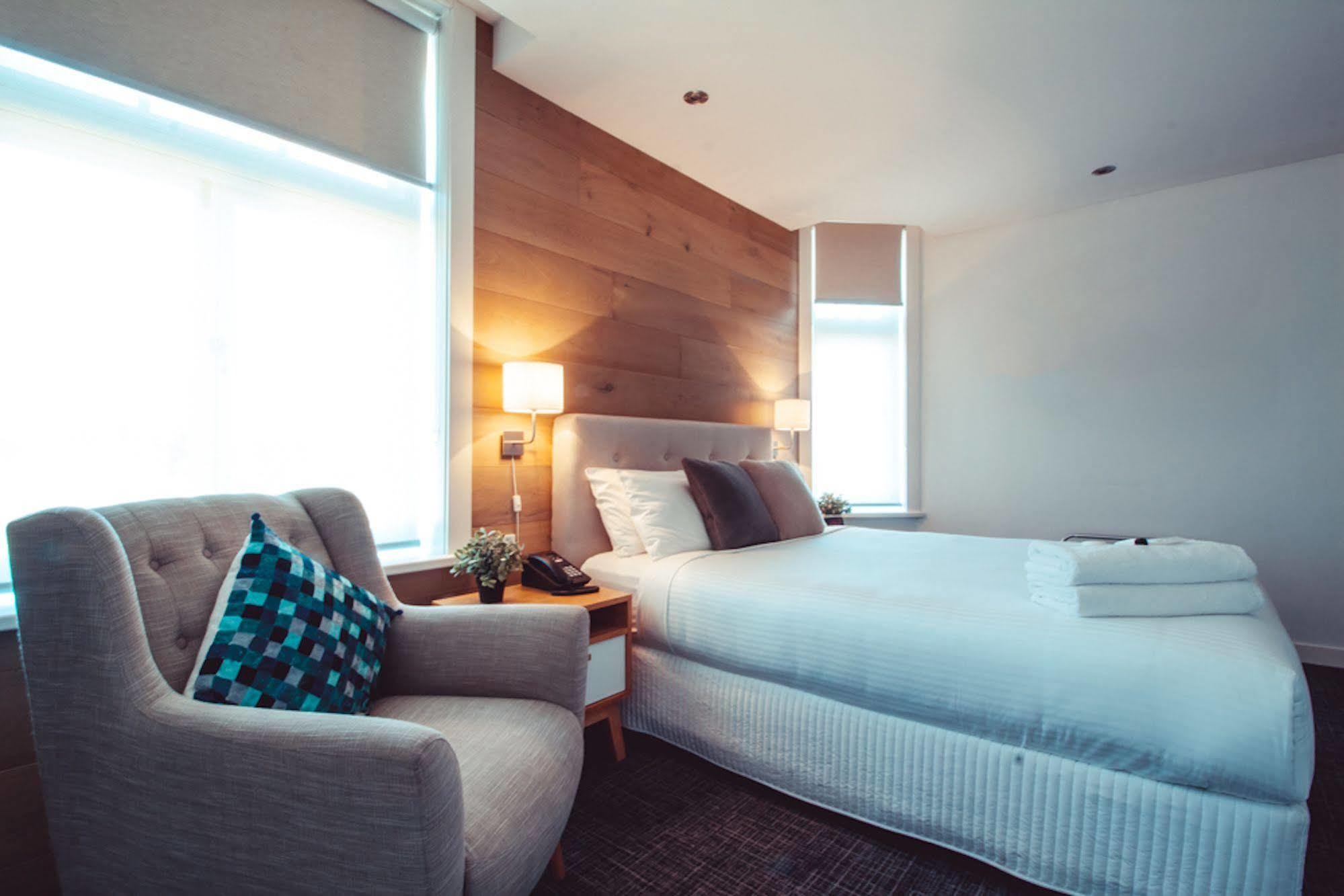 Inn Crown Surry Hills