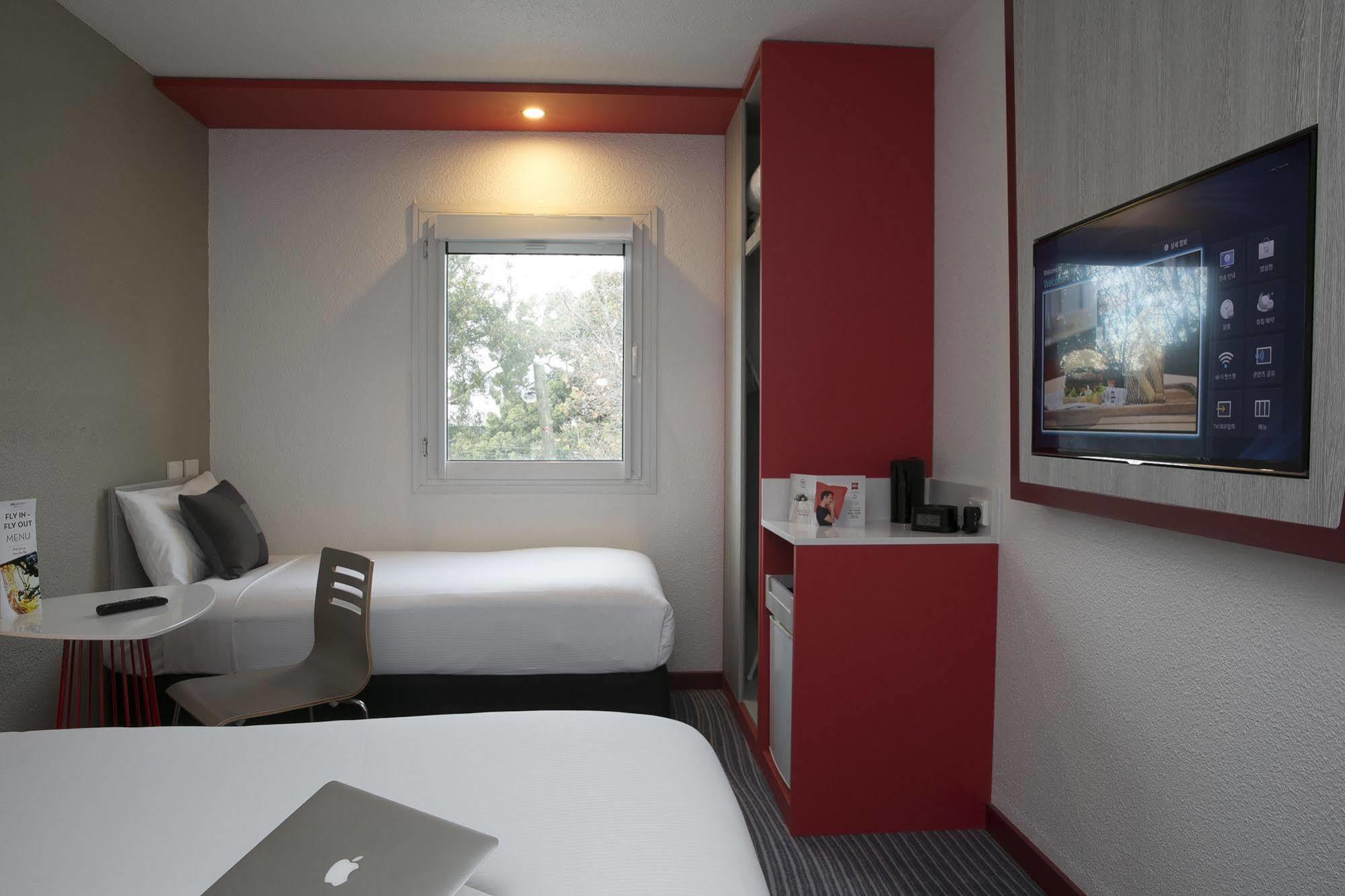 Hotel Ibis Airport 3*