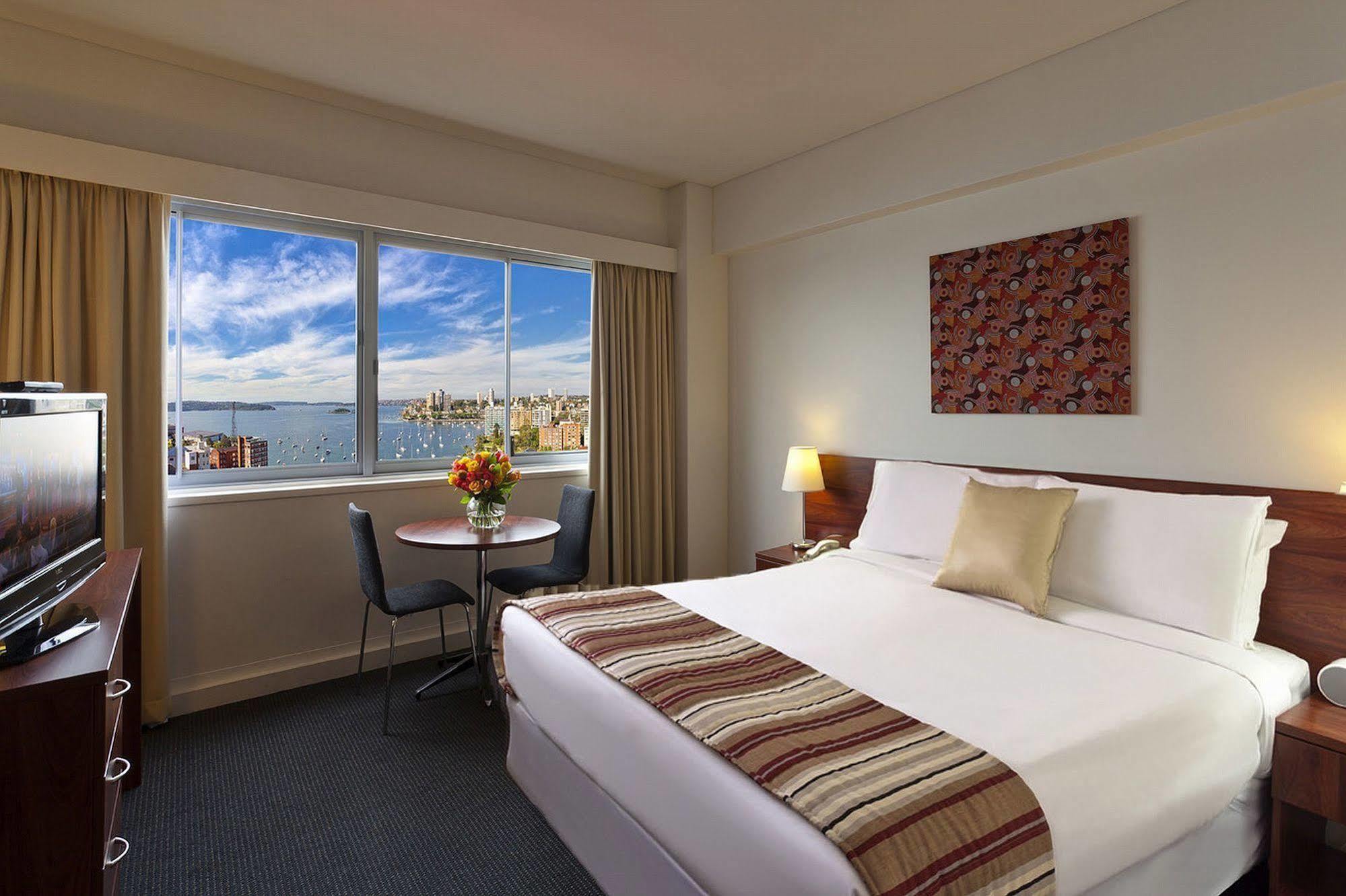 Macleay Hotel 4*